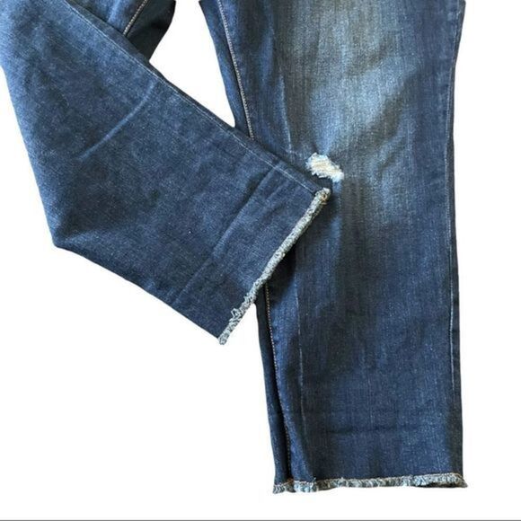 TORRID skinny jeans crop fit Raw hem Size 24 Medium/Dark wash - Picture 6 of 10